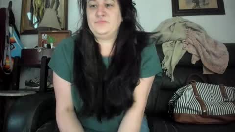 Snapshot of yournewfavoritecamgirl chatting on 12-17-25, 02:12 Lexi online show from 12-17-25, 02:12