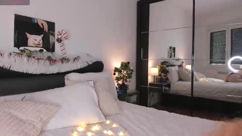 Ashley online show from 12-20-25, 11:50