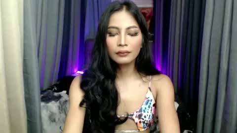 yourprettybella_ts online show from 11-09-25, 03:54