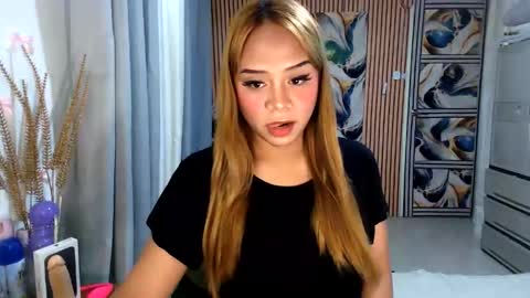 Snapshot of yourqueen_kaye chatting on 05-26-26, 01:56 kaye online show from 05-26-26, 01:56