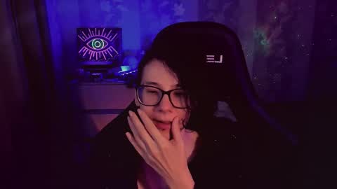 Snapshot of yourscosmic chatting on 11-11-25, 11:32 Yours Cosmic online show from 11-11-25, 11:32