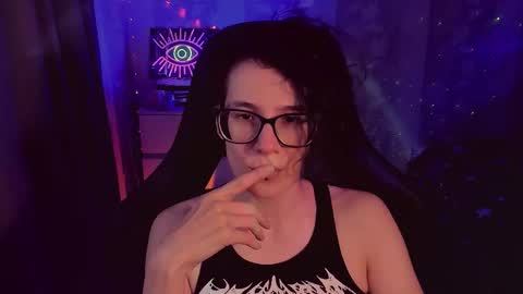 Snapshot of yourscosmic chatting on 11-18-25, 10:52 Yours Cosmic online show from 11-18-25, 10:52