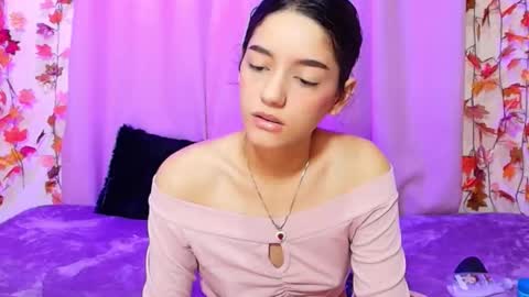 Snapshot of yoursexy18lover chatting on 12-22-25, 08:22 Lina and roberth online show from 12-22-25, 08:22