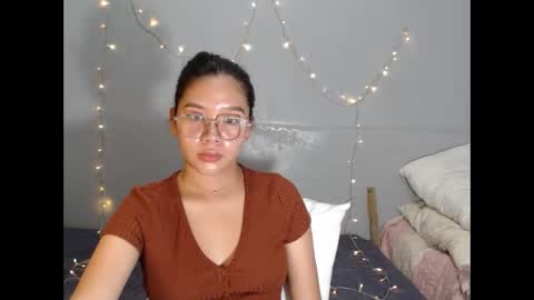 Snapshot of yoursexy_reb chatting on 12-17-25, 04:02 yoursexy_reb online show from 12-17-25, 04:02