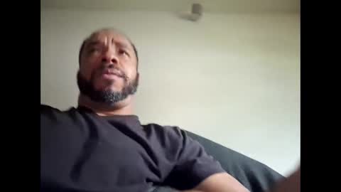 Snapshot of yoursexydaddy8181 chatting on 06-01-26, 05:36 yoursexydaddy8181 online show from 06-01-26, 05:36