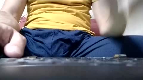 Snapshot of yoursexymr chatting on 10-28-25, 06:43 Mark online show from 10-28-25, 06:43