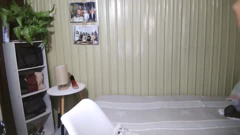 yoursubmissive_larah online show from 04-13-26, 09:15