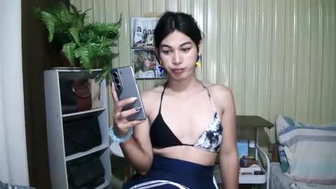 Snapshot of yoursubmissive_larah chatting on 05-07-26, 12:21 yoursubmissive_larah online show from 05-07-26, 12:21