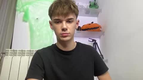 yoursweetyguy online show from 10-28-25, 03:25