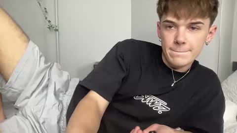 Snapshot of yoursweetyguy chatting on 11-05-25, 02:06 yoursweetyguy online show from 11-05-25, 02:06