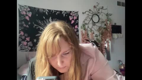 yourthickgingergoddess online show from 02-04-25, 08:38