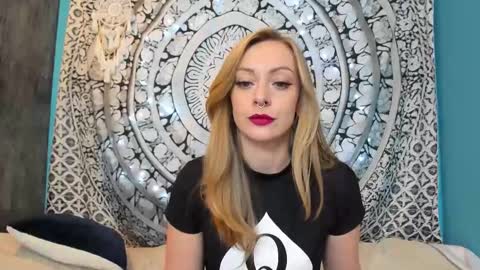 Snapshot of yourvenus00 chatting on 11-29-25, 11:02 YourVenus00 -Follow my OF online show from 11-29-25, 11:02