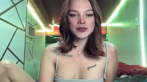 Snapshot of yourwildestdreamgirl chatting on 06-11-26, 02:53 ANDREA online show from 06-11-26, 02:53