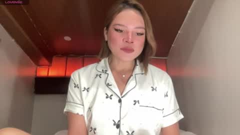Snapshot of yourwildestdreamgirl chatting on 06-24-26, 01:04 ANDREA online show from 06-24-26, 01:04
