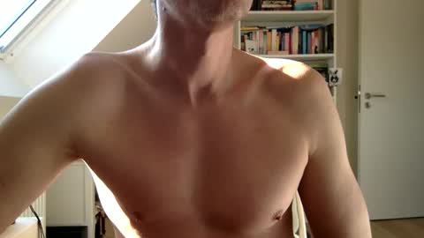 Snapshot of youvegotthis chatting on 03-07-25, 01:40 youvegotthis online show from 03-07-25, 01:40