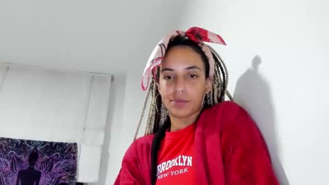 Snapshot of youwishtobeme chatting on 01-30-25, 01:33 elizabeth ju online show from 01-30-25, 01:33