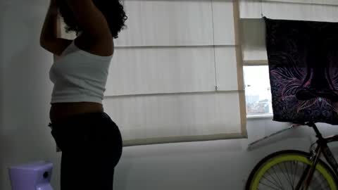 Snapshot of youwishtobeme chatting on 02-06-25, 10:00 elizabeth ju online show from 02-06-25, 10:00