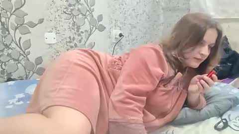 Yoyrgirlxq online show from 04-15-26, 09:38