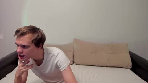 Yue Lang and Samm online show from 12-02-25, 06:03