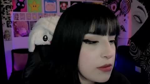    rawr   Anne Independent model      online show from 09-09-25, 01:05