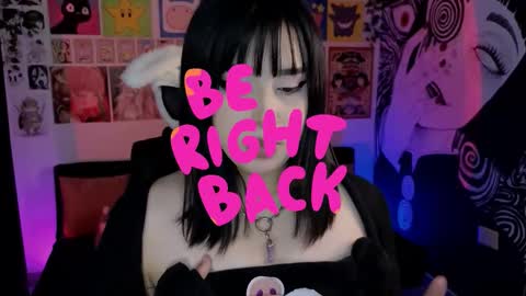    rawr   Anne Independent model      online show from 10-15-25, 08:42