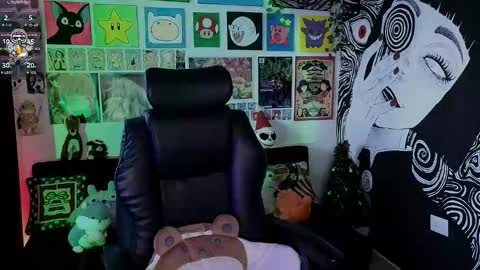 Snapshot of yuhwa chatting on 12-20-25, 10:39 rawr Anne Independent model online show from 12-20-25, 10:39