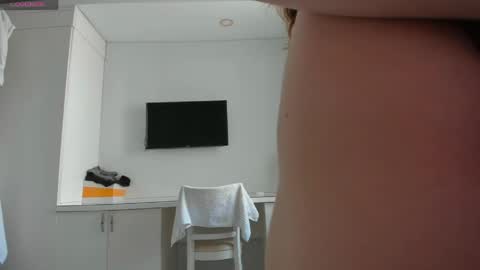 Snapshot of yuki_mii chatting on 05-11-26, 04:18 Yuki online show from 05-11-26, 04:18