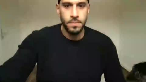 Snapshot of yul53 chatting on 10-31-25, 12:06 yul53 online show from 10-31-25, 12:06