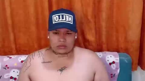 Snapshot of yulandval chatting on 09-20-25, 12:11 yul and val couple online show from 09-20-25, 12:11