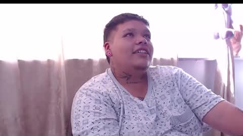 Snapshot of yulandval chatting on 12-14-25, 08:24 yul and val couple online show from 12-14-25, 08:24