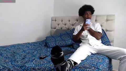 Snapshot of yulian_23 chatting on 02-19-26, 03:52 Ivan online show from 02-19-26, 03:52