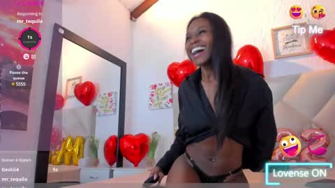 Snapshot of yuliana_milleer chatting on 02-15-25, 03:28 Yuliana online show from 02-15-25, 03:28
