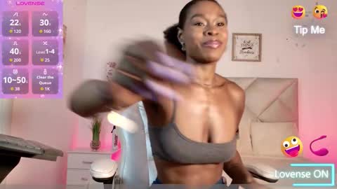 Snapshot of yuliana_milleer chatting on 09-13-25, 06:51 Yuliana online show from 09-13-25, 06:51