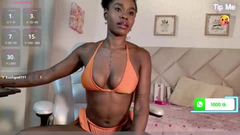Snapshot of yuliana_milleer chatting on 10-11-25, 06:39 Yuliana online show from 10-11-25, 06:39