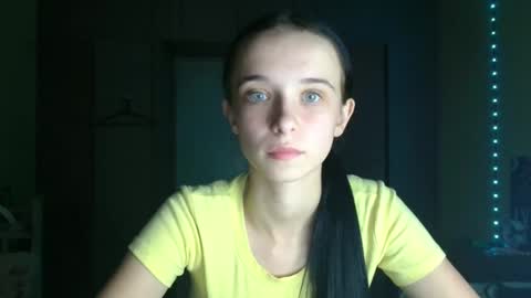 Snapshot of yuliastar chatting on 09-29-25, 04:34 Yuliia online show from 09-29-25, 04:34