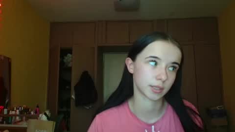 Snapshot of yuliastar chatting on 05-19-26, 12:33 Yuliia online show from 05-19-26, 12:33