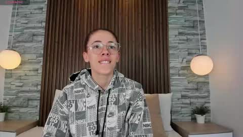 yulievans online show from 10-12-25, 01:10