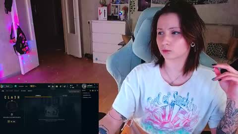 Snapshot of yum_neko_chan chatting on 01-19-25, 09:02 Kris online show from 01-19-25, 09:02