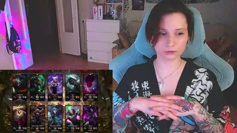 Snapshot of yum_neko_chan chatting on 02-12-25, 07:24 Kris online show from 02-12-25, 07:24