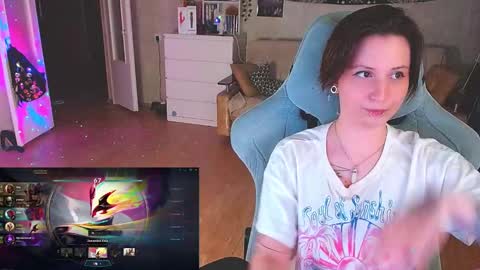 Snapshot of yum_neko_chan chatting on 03-05-25, 07:17 Kris online show from 03-05-25, 07:17