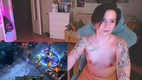 Snapshot of yum_neko_chan chatting on 03-08-25, 07:09 Kris online show from 03-08-25, 07:09