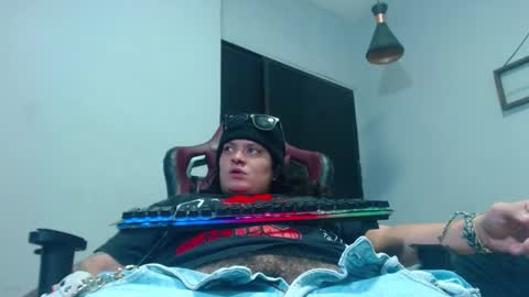 Snowflake online show from 11-12-25, 07:53