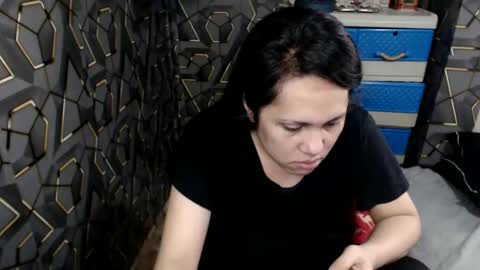 Snapshot of yumi_white chatting on 10-13-25, 02:33 yumi online show from 10-13-25, 02:33