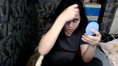 Snapshot of yumi_white chatting on 10-16-25, 10:33 yumi online show from 10-16-25, 10:33