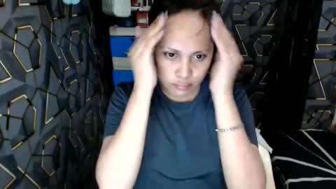 yumi online show from 05-27-26, 01:57