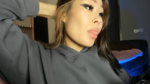 Yumi online show from 02-27-25, 09:54