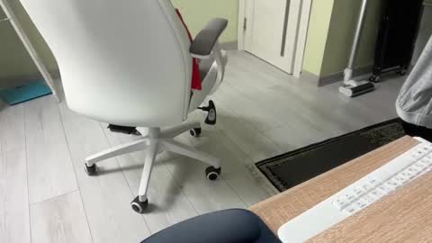 Snapshot of yummyalexxx chatting on 01-05-26, 05:27 Alex online show from 01-05-26, 05:27