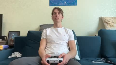 Snapshot of yummyalexxx chatting on 02-05-26, 10:31 Alex online show from 02-05-26, 10:31