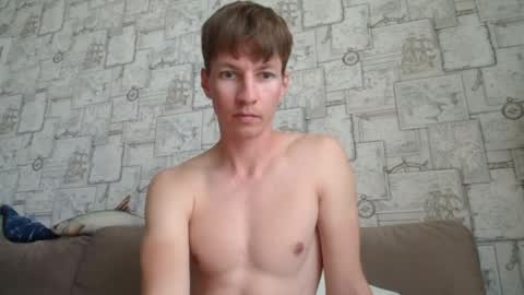Snapshot of yummyalexxx chatting on 04-17-26, 11:24 Alex online show from 04-17-26, 11:24