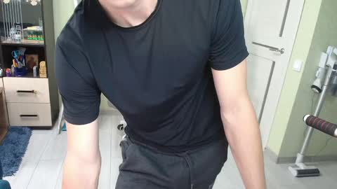 Snapshot of yummyalexxx chatting on 04-19-26, 04:50 Alex online show from 04-19-26, 04:50